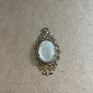 Brooch (without the chain)